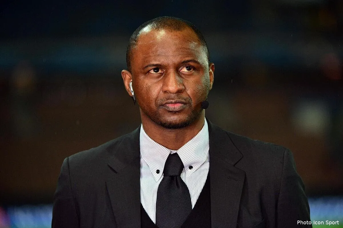 l om pense a vieira manchester city montre les crocs vieira110199