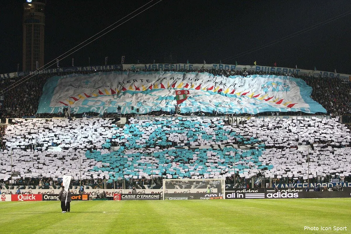 l om prepare un tifo enorme pour feter les 20 ans du titre europeen iconsport blo200311 01 5556991