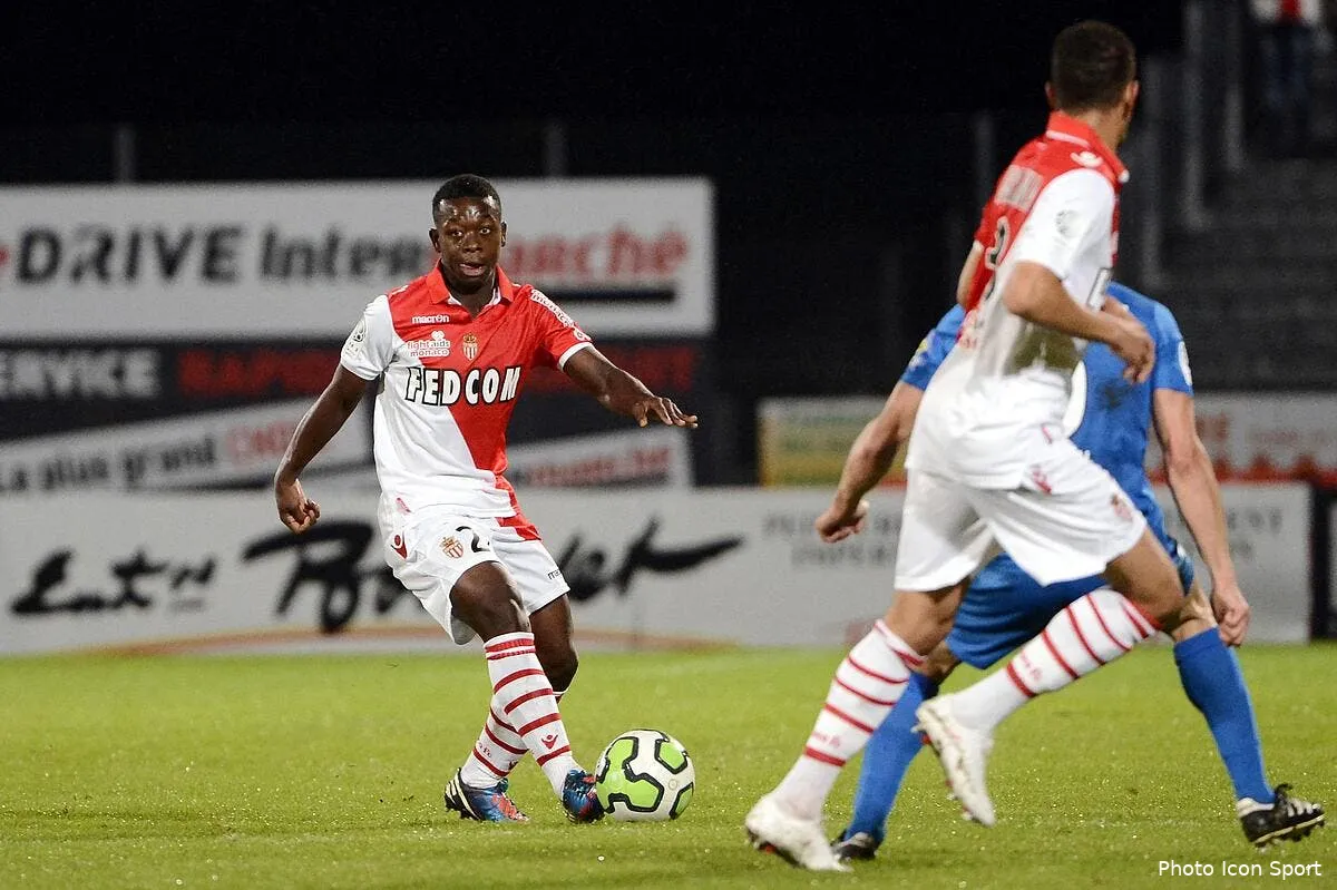 l om pret a chiper la pepite de monaco iconsport por 021112 33 10544787