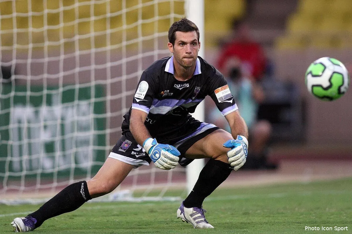 l om prospecte a istres pour trouver le successeur de mandanda iconsport blo 100812 08 2740889