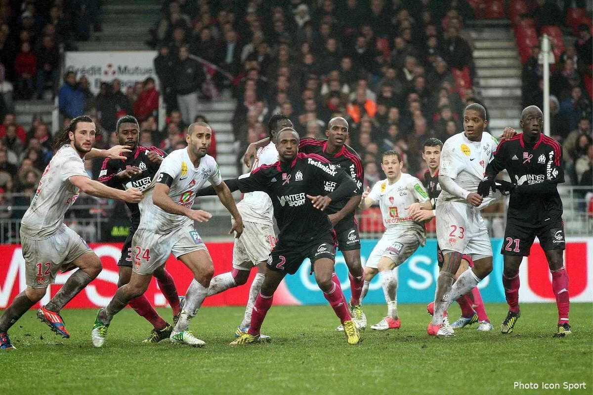 l om se felicite d avoir un effectif des annees 80 iconsport ker 021212 74 0144791