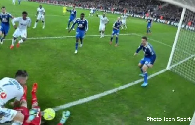 l om sort un nouveau dossier sur le but refuse face a l ol om ol une big arnaque pour gignac 648x415 ballon arrete lopes franchi ligne 106691107007