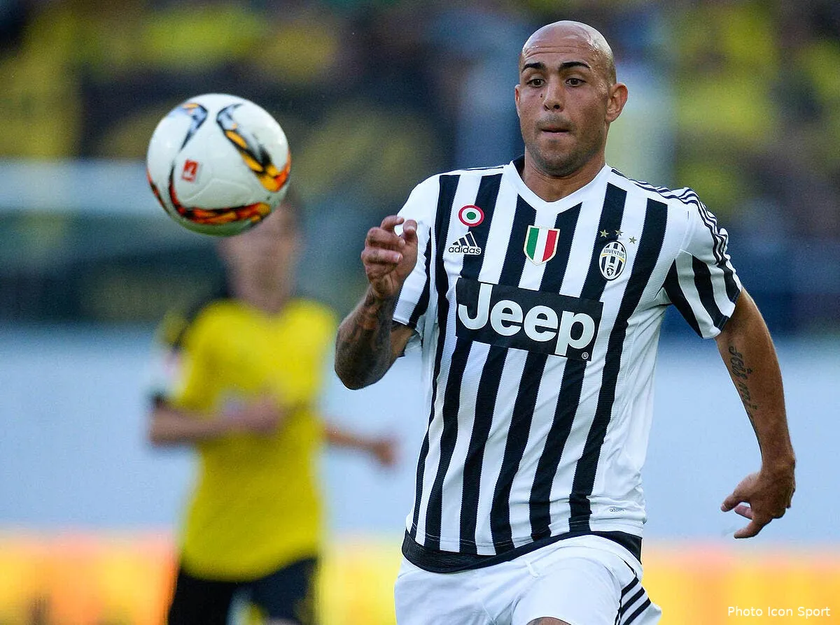 l om tente un gros avec un attaquant de la juve zaza119403
