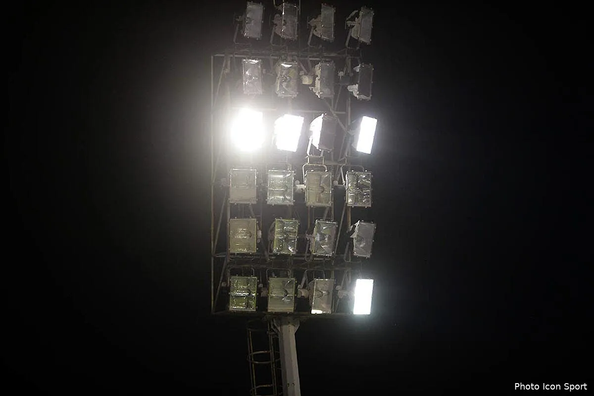 l1 bastia lille interrompu a cause d une panne d eclairage iconsport ses 200815 01 03175338