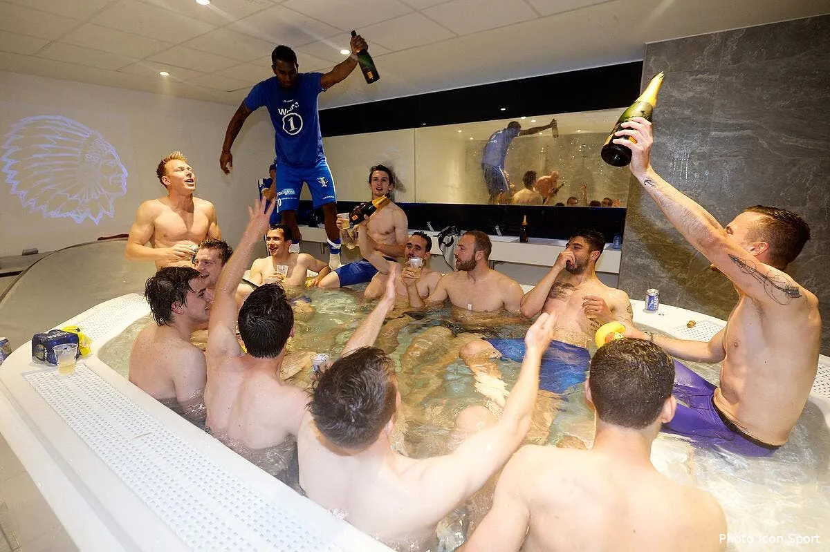l1 caen ol dans un jacuzzi il faut inviter loana iconsport blg 210515 08 45230555