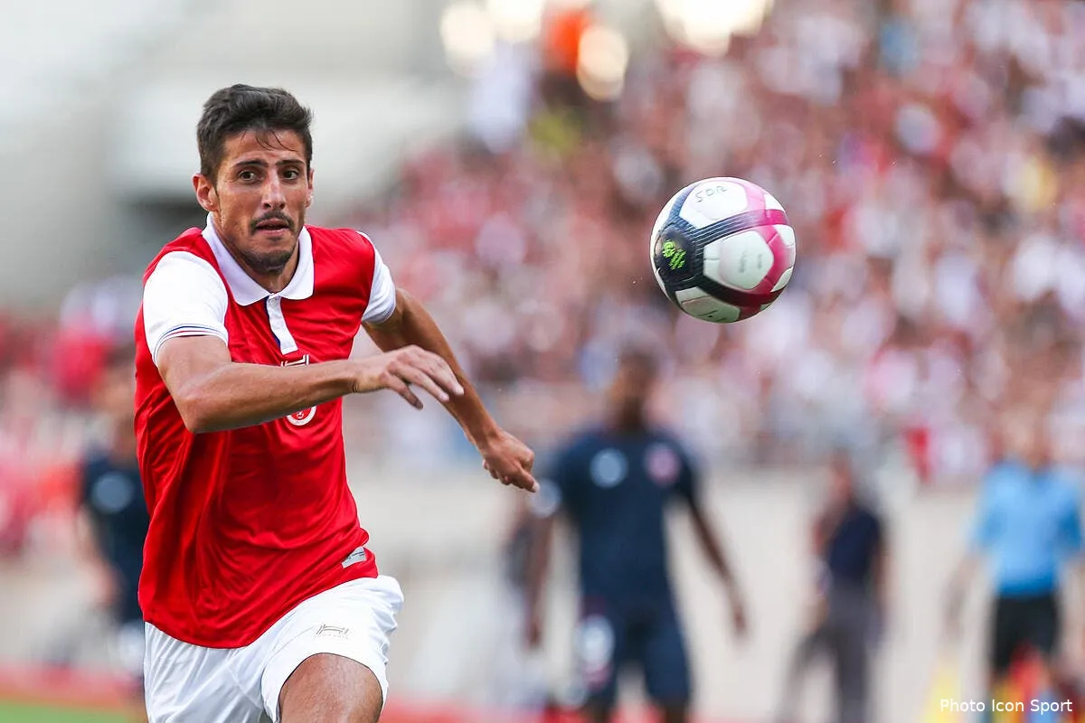 l1 chavarria opere mardi d une fracture du nez avec deviation de la cloison nasale icon fid 040818 08 125243279