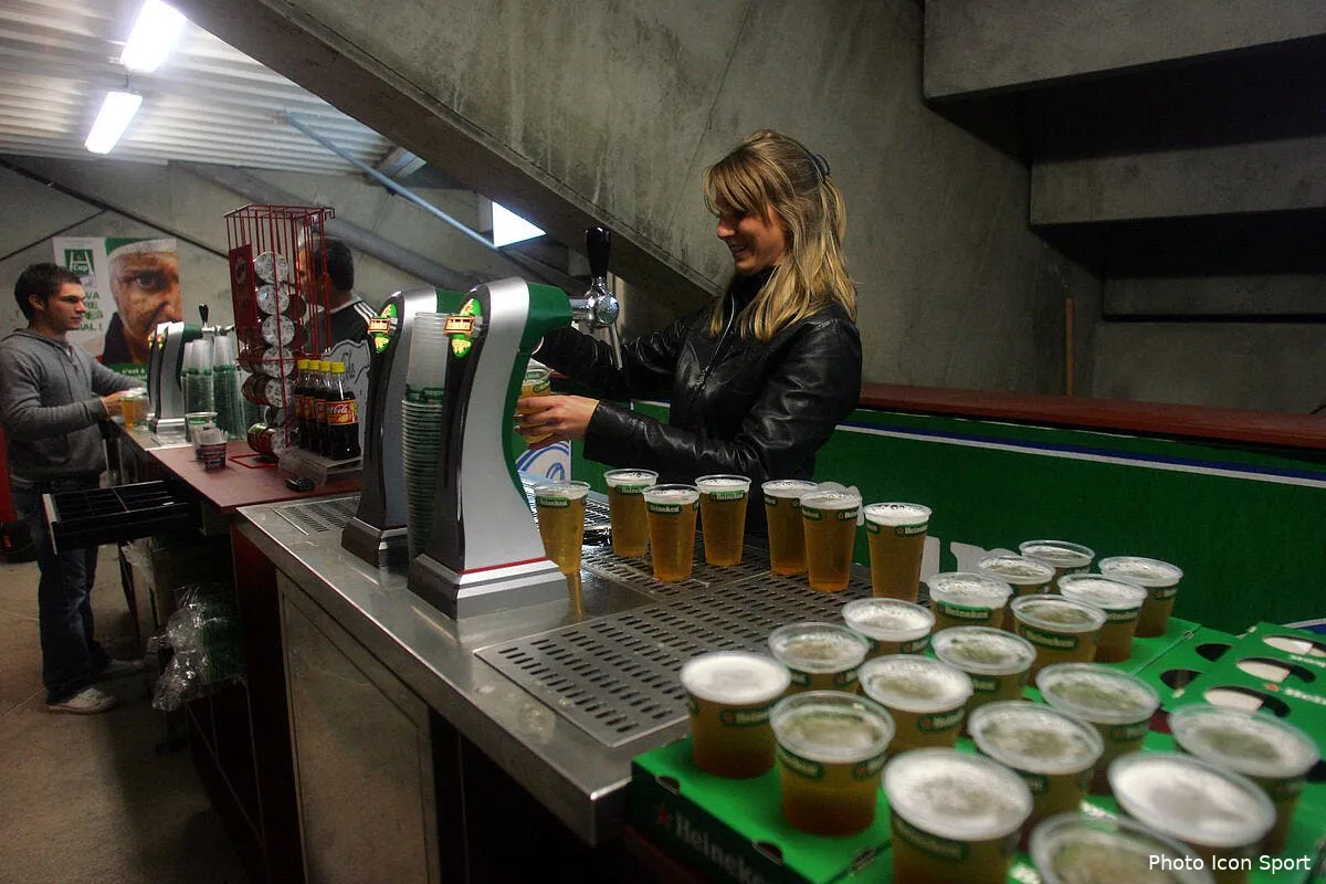 l1 de l alcool dans les loges et pas pour le public ca va changer icon blo021206 01 05245867