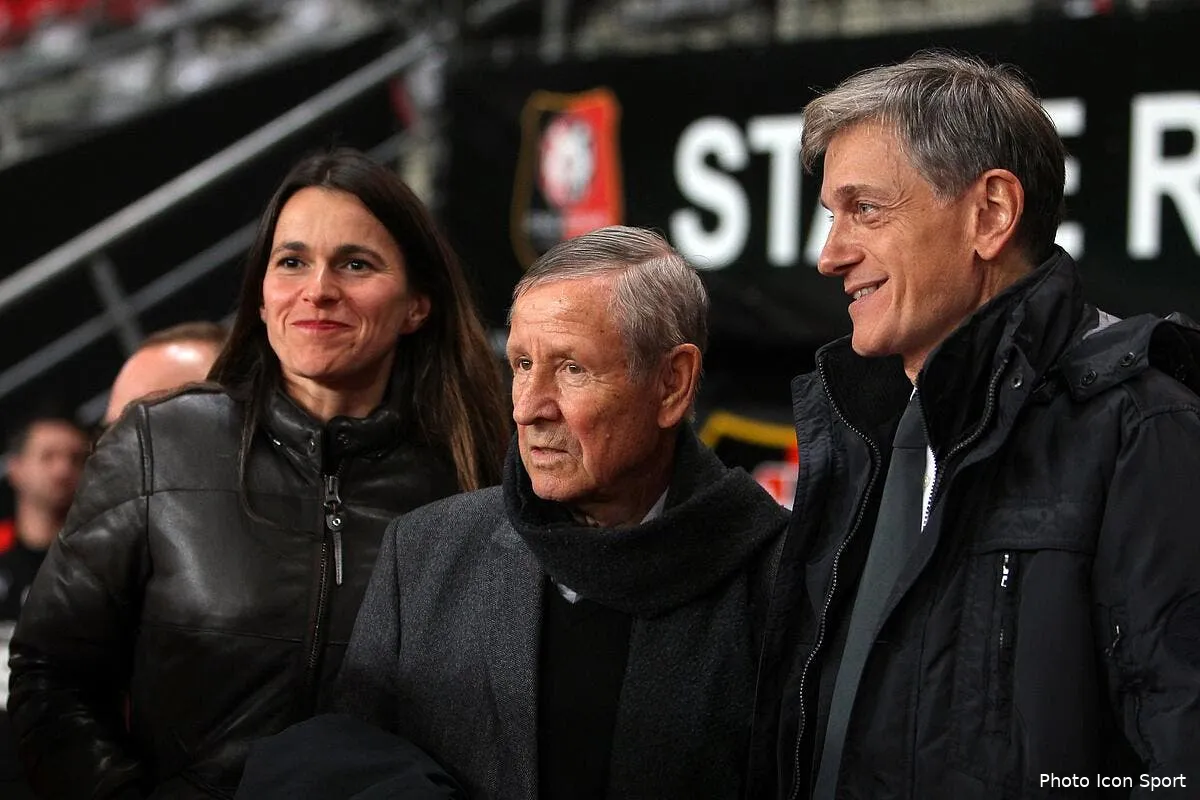 l1 l2 une minute de silence en hommage a raymond kopa iconsport vmi 031112 88 09172540