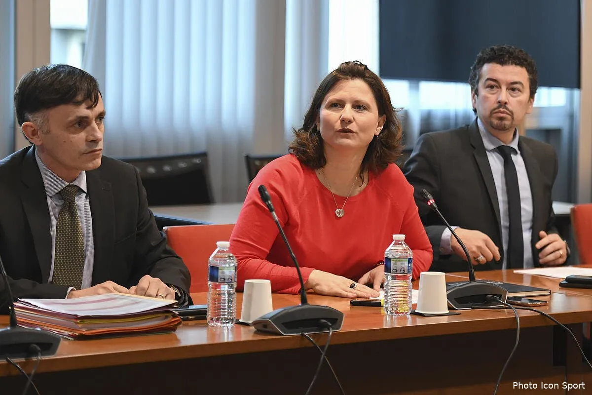 l1 la lfp communique sur le coronavirus une premiere mesure tombe icon alc 030320 43 09279933