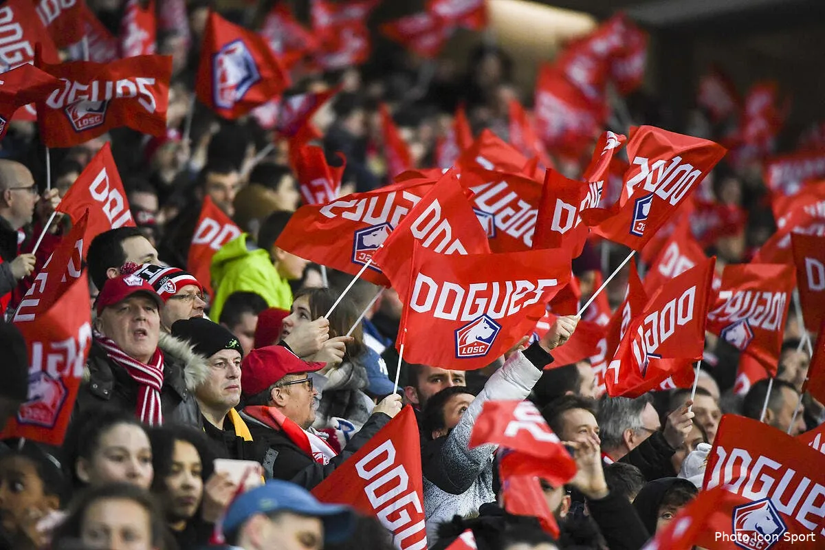 l1 le foot de retour pour booster le moral du peuple l idee choc icon alc 080320 45 173282871