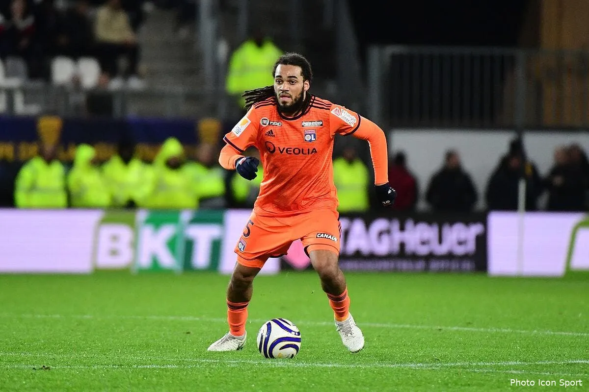 l1 un coup de casque de denayer et l ol s offre encore amiens icon win 191218 01 74944243179