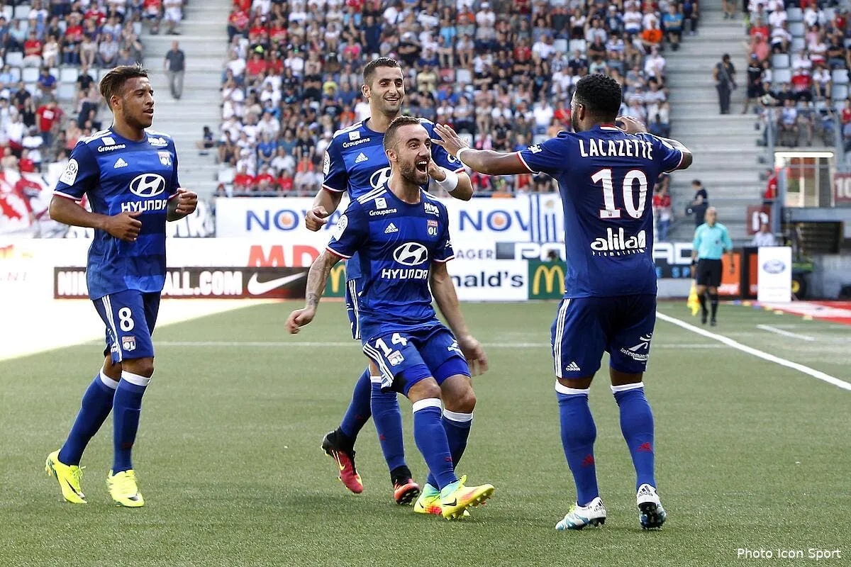 l1 un triple de lacazette et l ol passe en tete cr151734