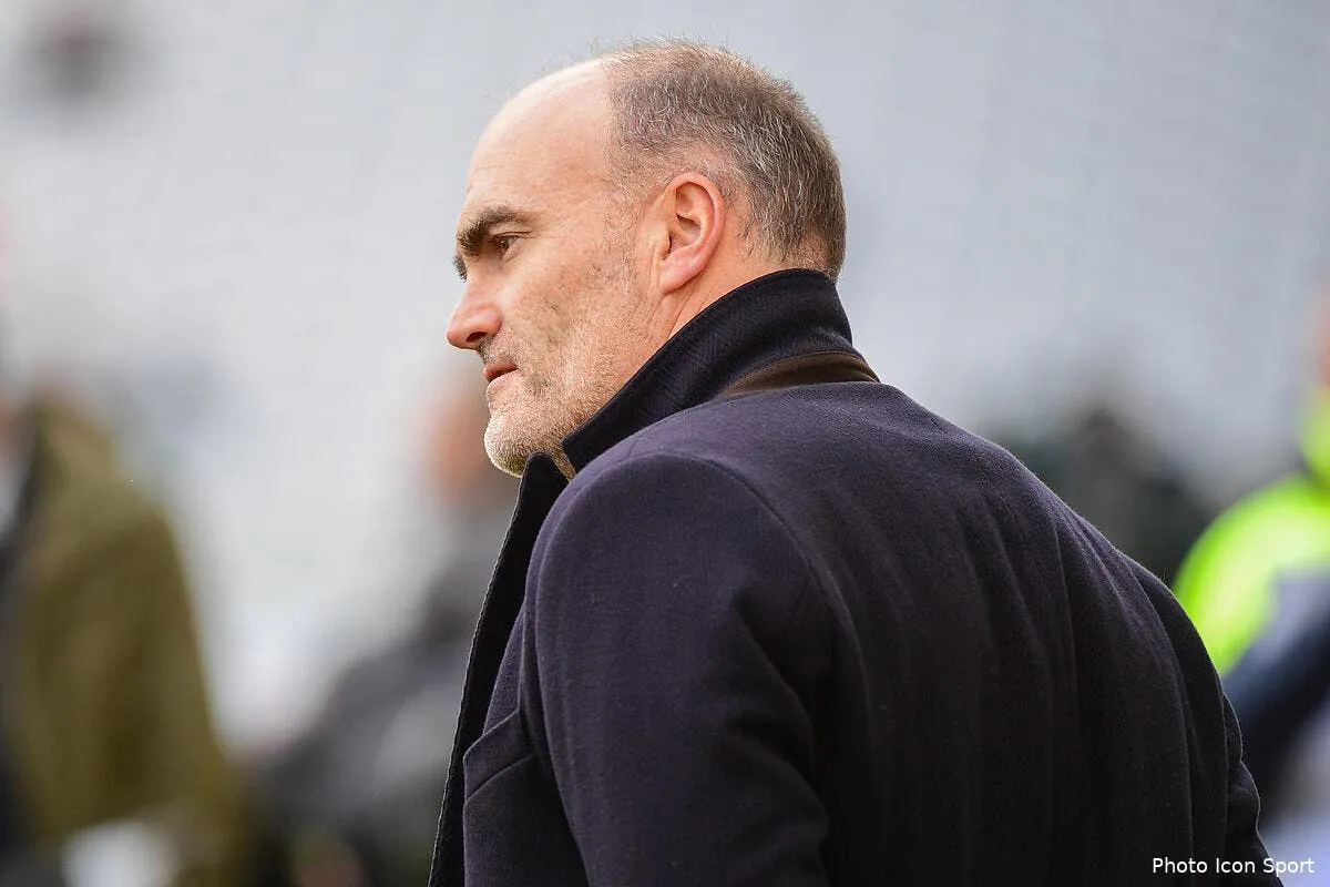 l1 une clause pour baisser les salaires les joueurs voient rouge fery 1285399