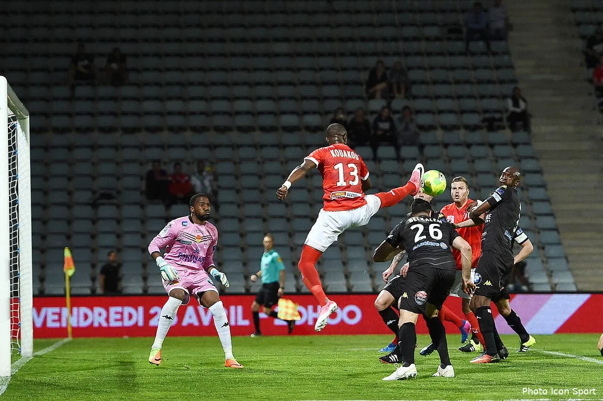 l2 brest s envole nimes se place pour la montee iconsport dim 140417 05 01176722