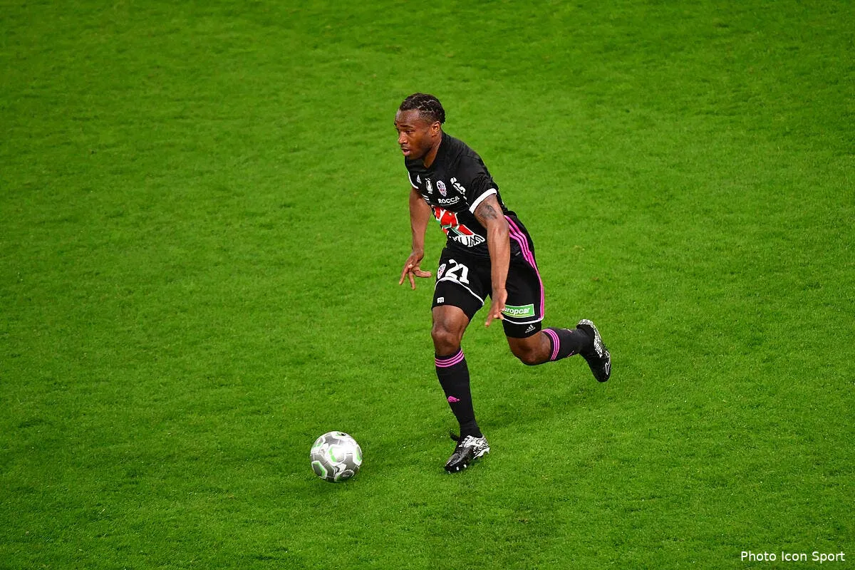 l2 l ac ajaccio craque nimes tout proche de la montee iconsport icon win 200418 01 47507217107