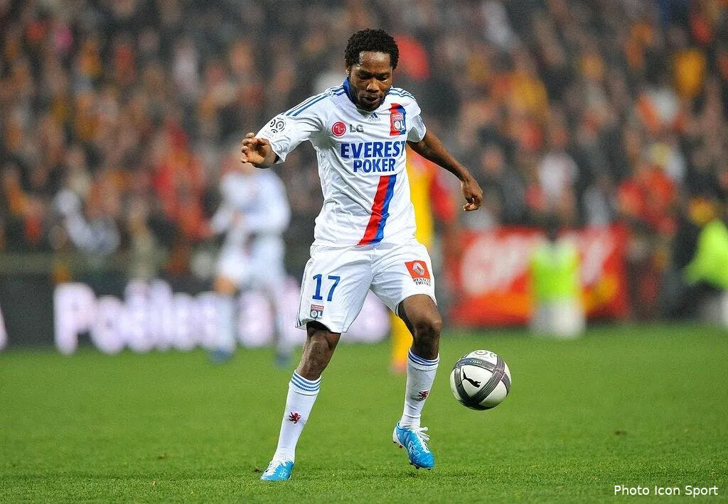 la balle est dans le camp de makoun 65493 14060