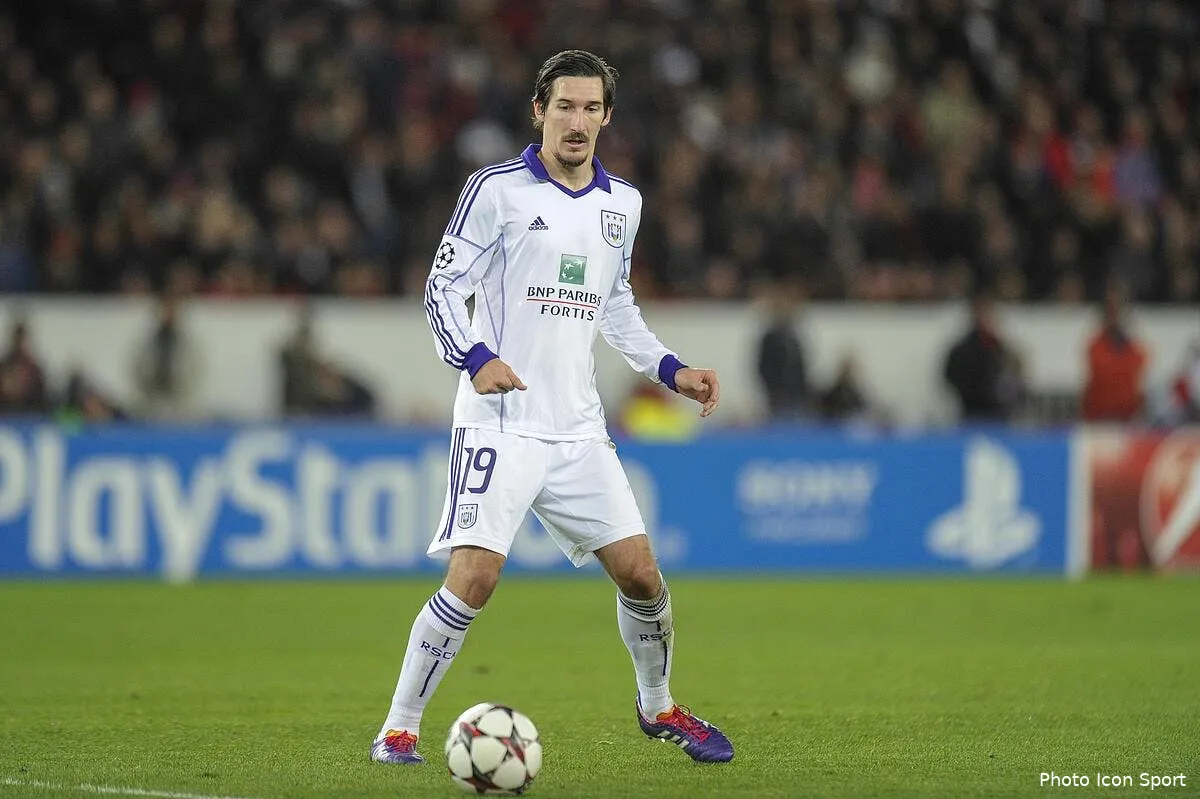 la derniere moquerie d ibrahimovic lors de psg anderlecht iconsport noe 051113 05 5069295