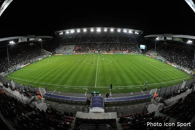 la fff met les gros moyens pour que bourg peronnas om se joue rapidement geoffroy guichard recevra bourg peronnas om iconsport jpt 261010 42 86 3031030917