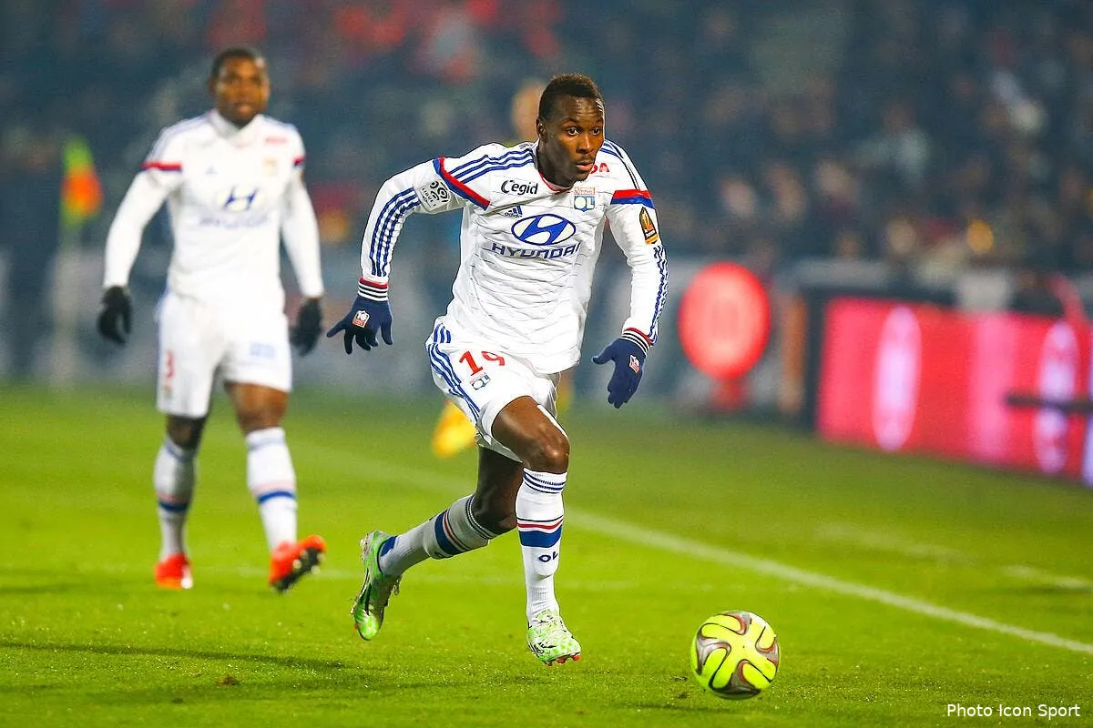 la guinee avec yattara et f pogba pour la can iconsport blo 211214 09 43100431