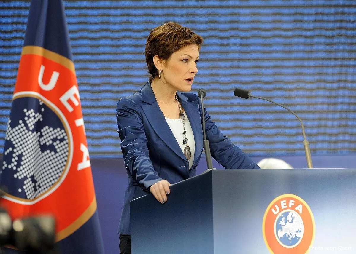 la ministre prete a embrasser le maire de lyon sur la bouche pour le stade iconsport ppp 220311 41 5418612