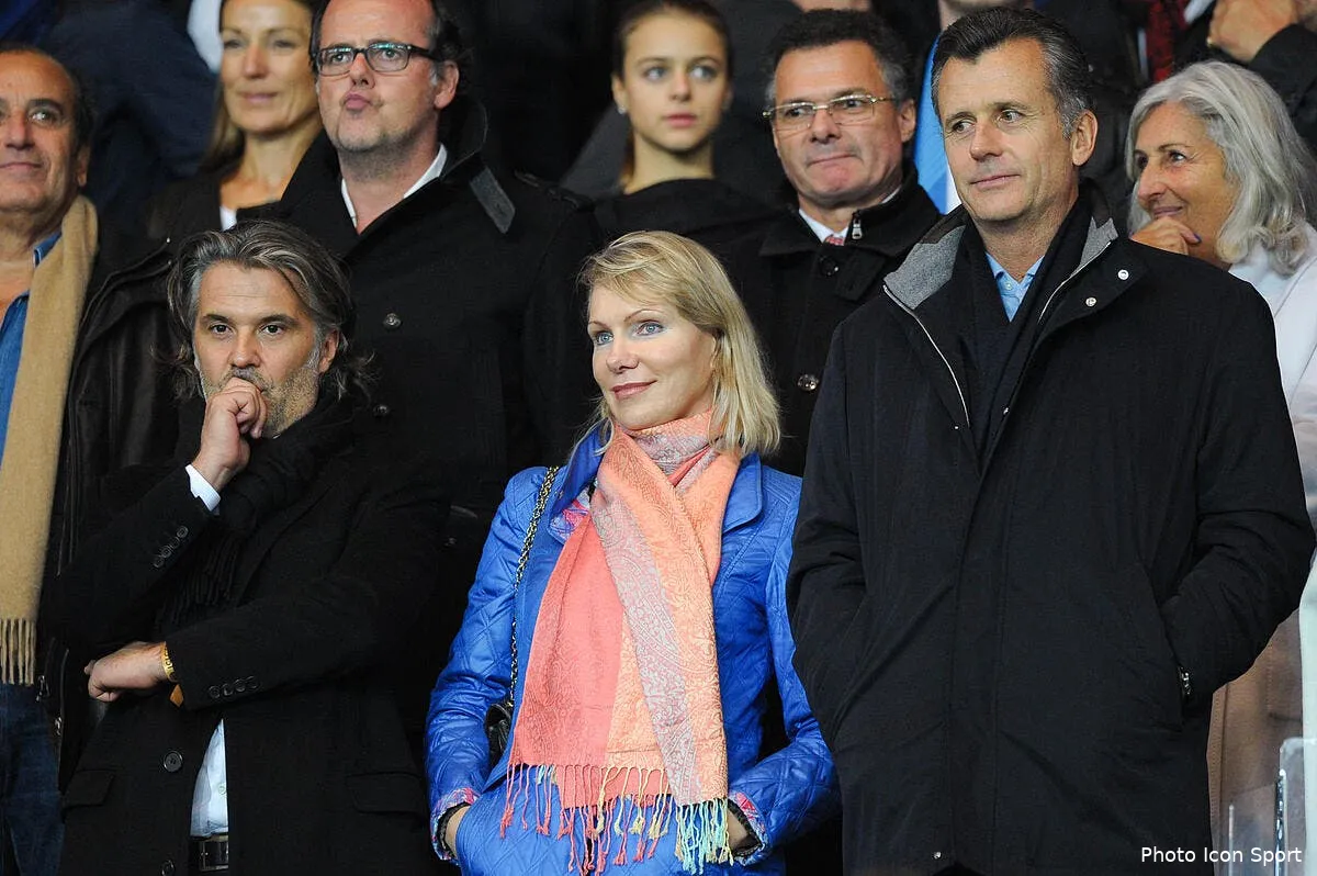 la proprietaire de l om attend des jumelles mld129275