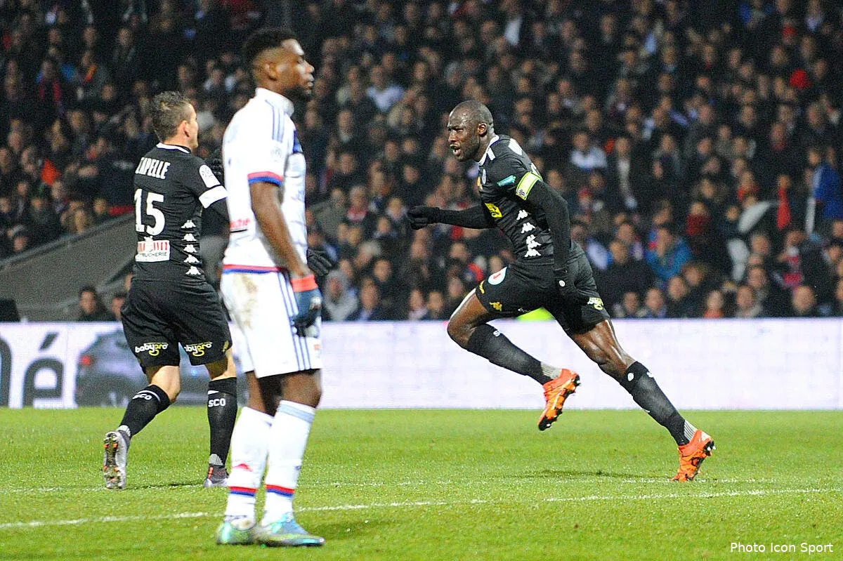 la tarte que l ol n a pas aime du tout iconsport jpt 051215 05 34132693