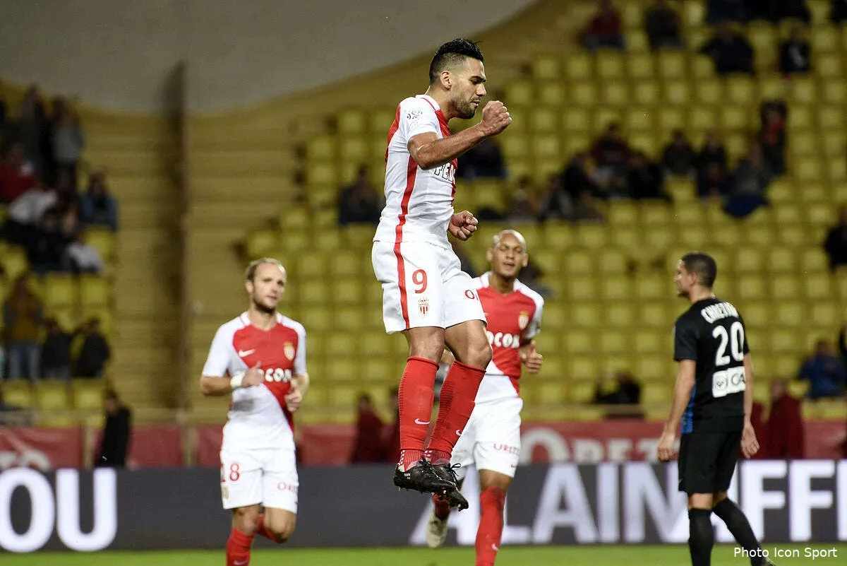 la terrible attaque de l asm a encore frappe falcao 24160140