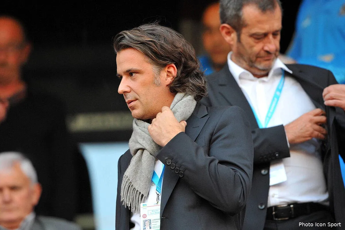 labrune une reunion et coup de regle sur les doigts pour anigo et deschamps iconsport win 240911 26 11426383