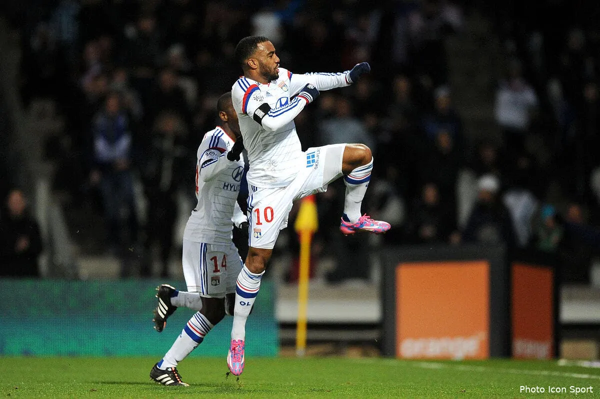 lacazette c est au dela de 100me affirme aulas iconsport jpt 110115 05 05101493