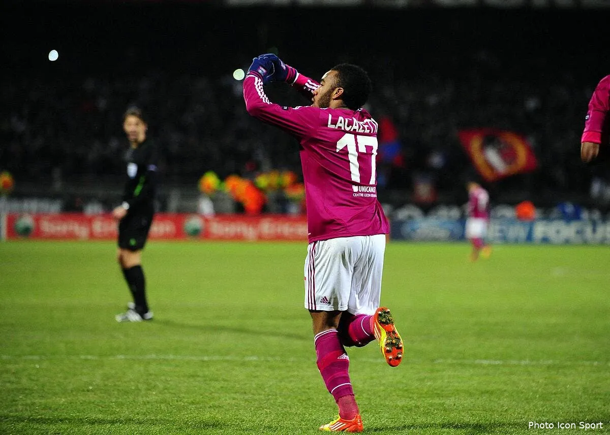 lacazette est heureux pour l ol et aussi un peu pour lui iconsport noe 140212 98 4431172