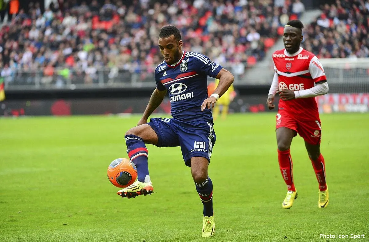 lacazette et l ol concernes par l avenir de luis suarez iconsport win 060414 62 1886853