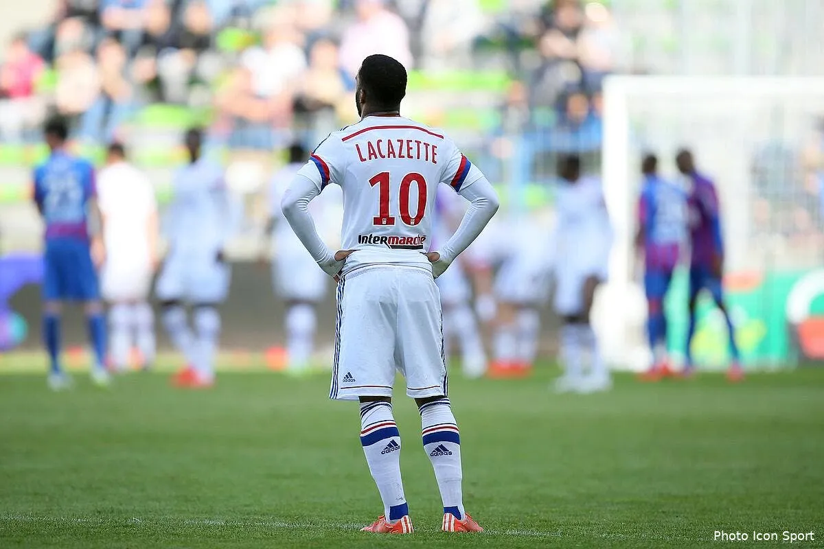 lacazette et l ol son frere jette un gros doute iconsport vmi 090515 03 05111375