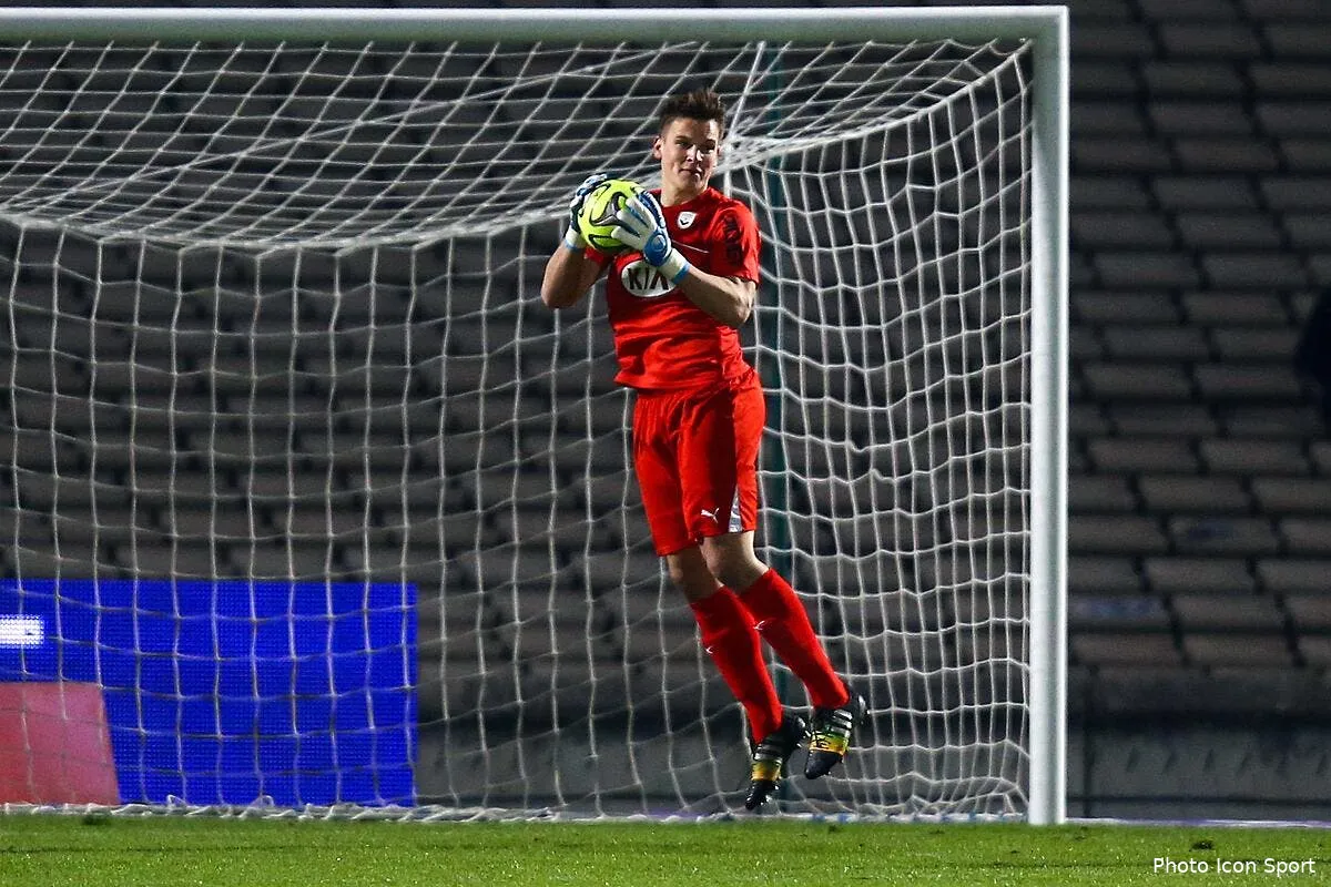 lacazette ne fait pas trembler le gardien de bordeaux jug 199717