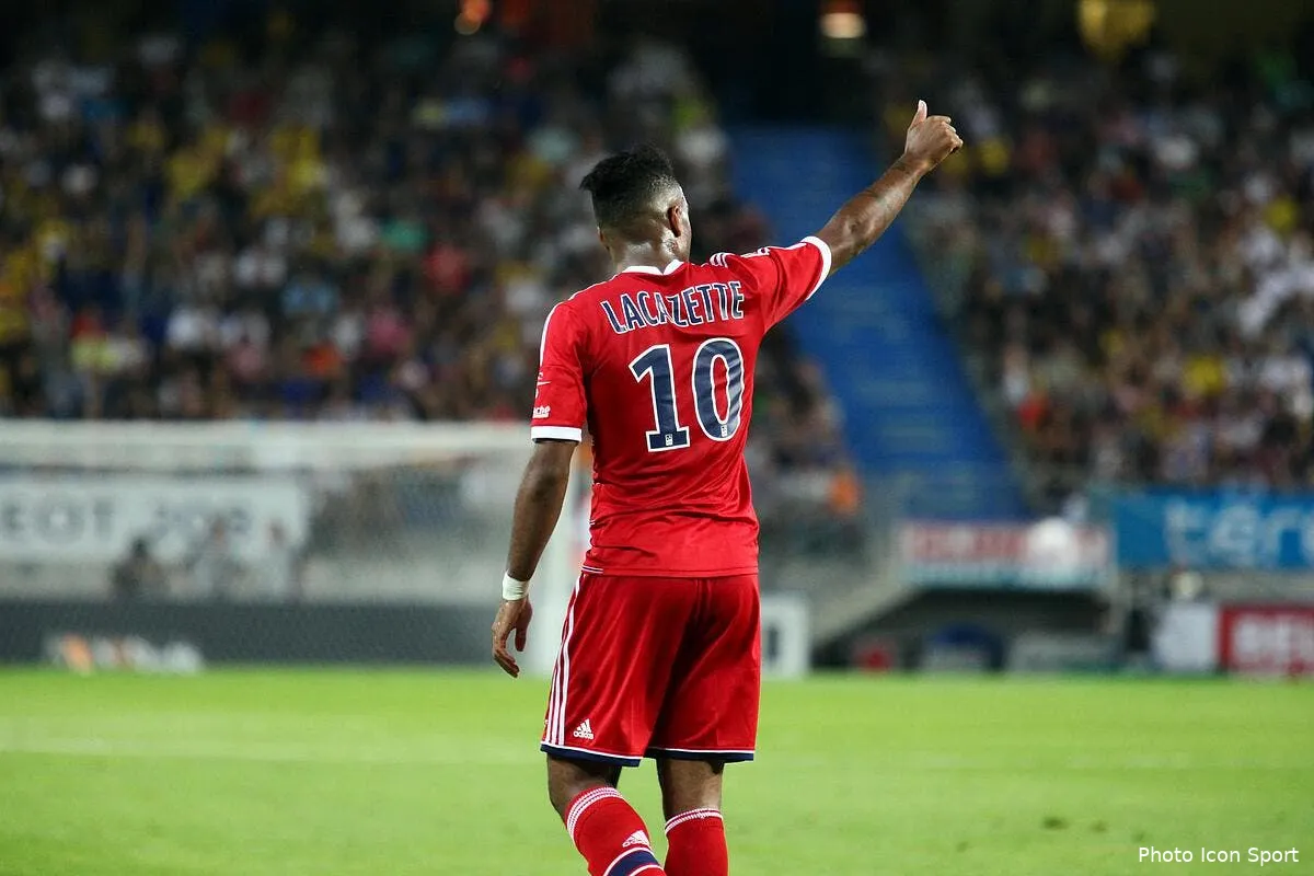 lacazette on a un alex lacazette tres content iconsport con 160813 01 0276089