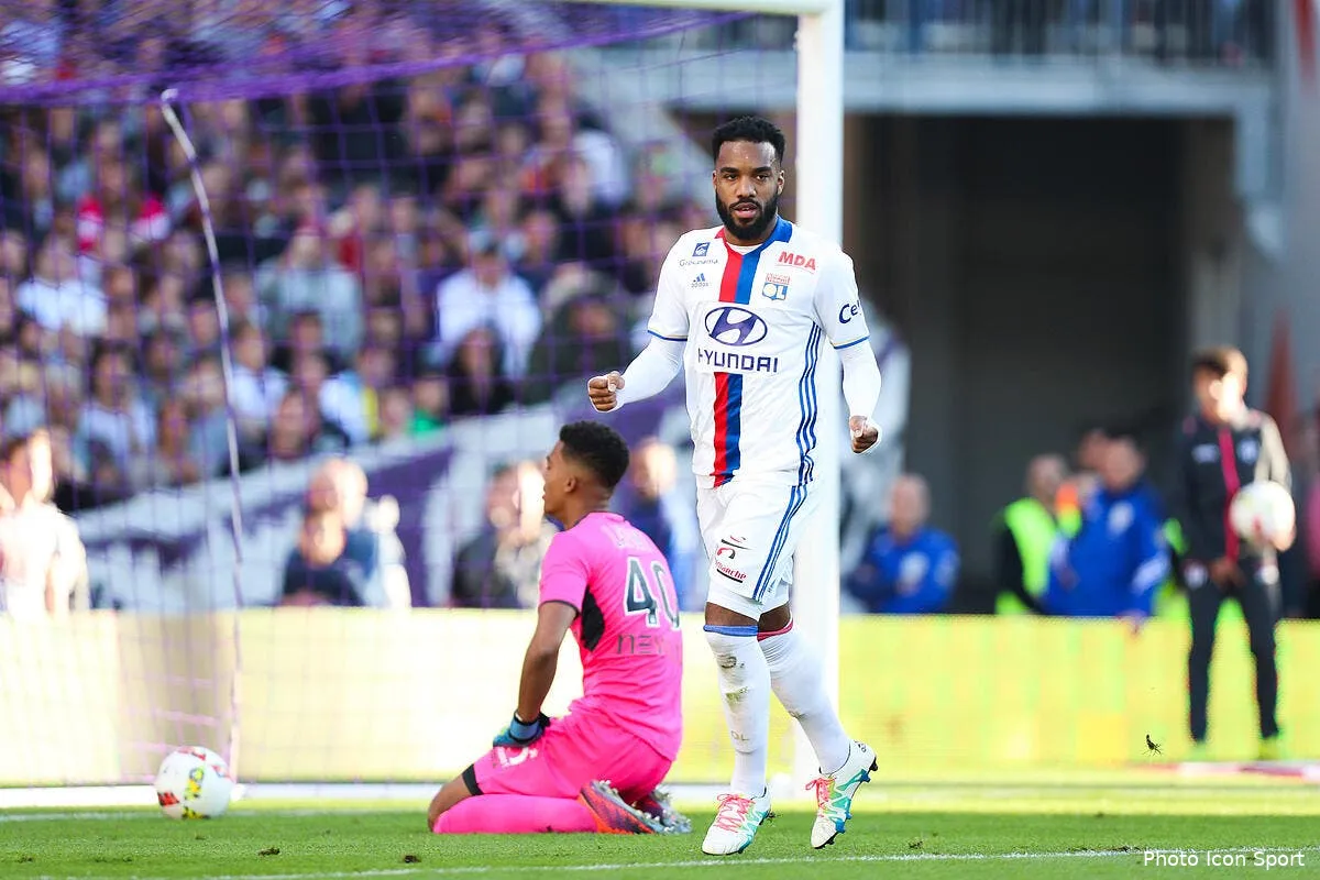 lacazette recompense un ol heroique lacazette 38159388