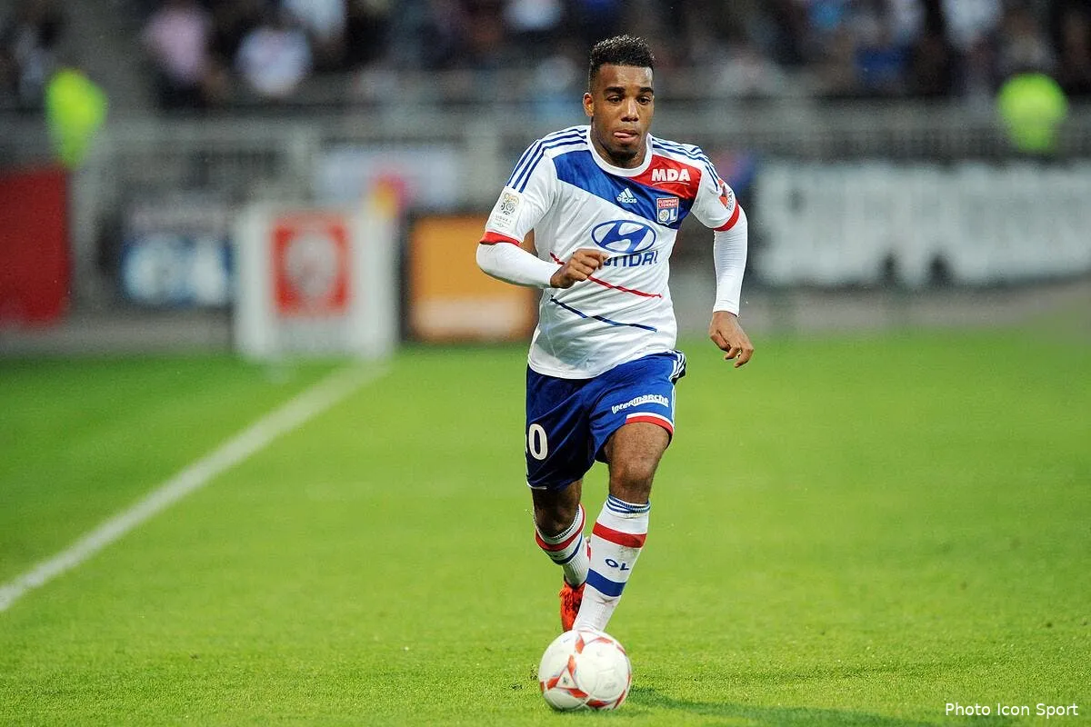 lacazette sait qu il ne sera jamais le lionel messi de l ol iconsport jpt 211012 08 7642235