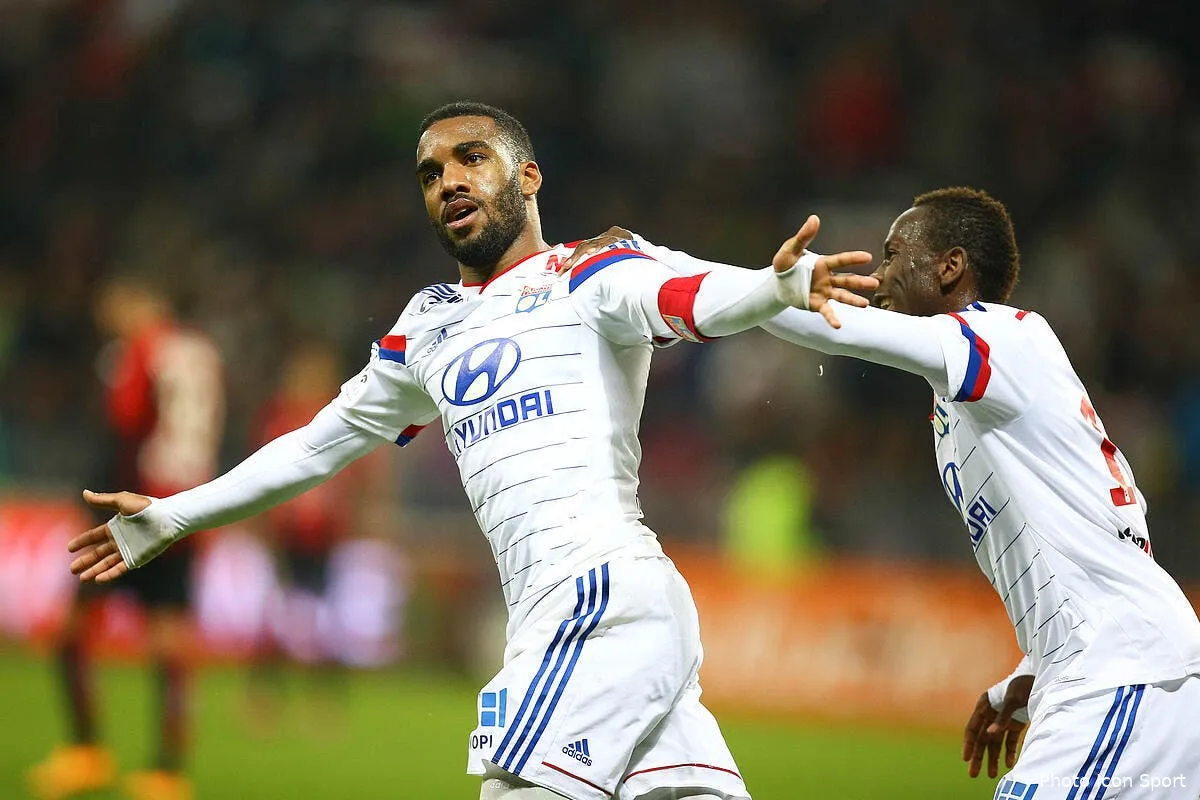 lacazette son maillot s arrache a l ol iconsport blo 011114 02 0697809