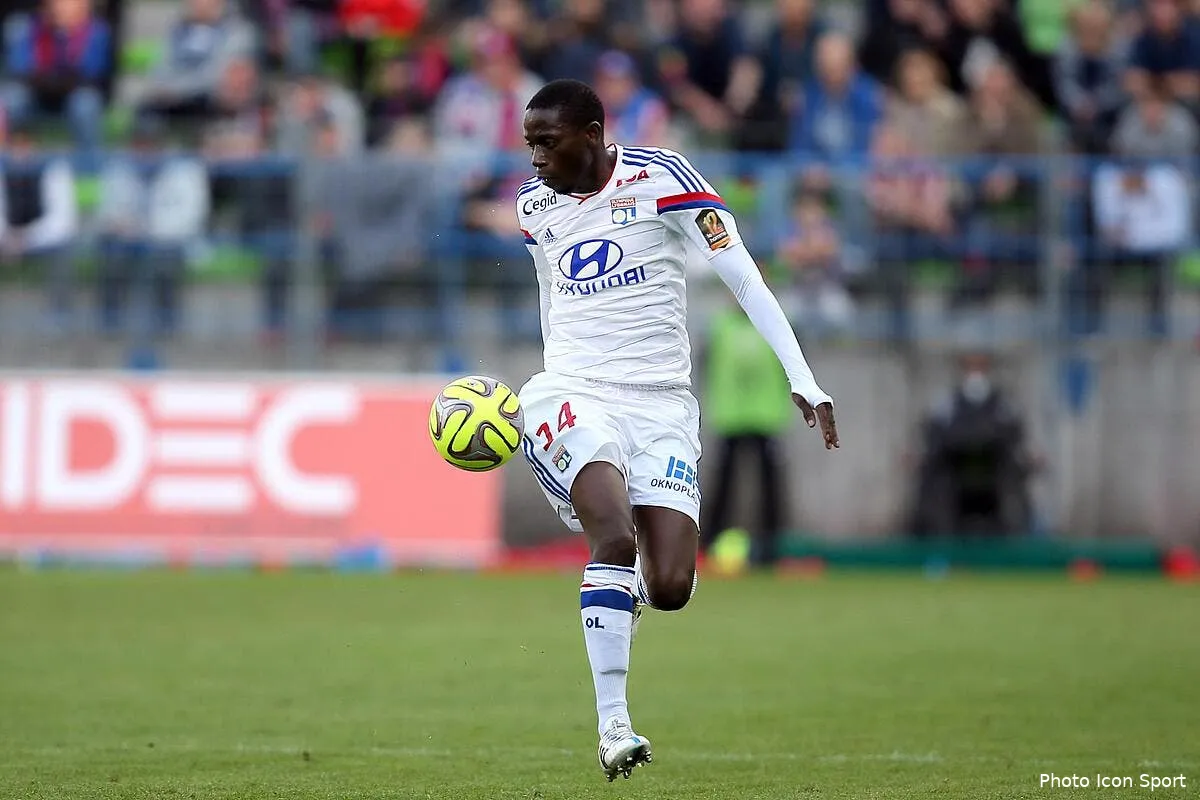 laisse libre par l ol dabo de retour en l1 iconsport vmi 090515 23 95 1122473