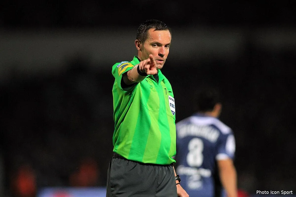 lannoy representera les arbitres francais a l euro 2012 iconsport blo 061111 36 8628861
