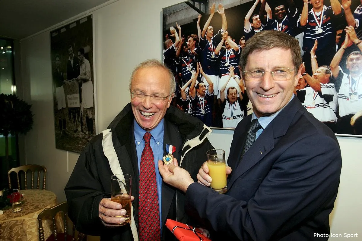 larque confie sa peine apres la mort de thierry roland iconsport onz 171120 05 09 136263