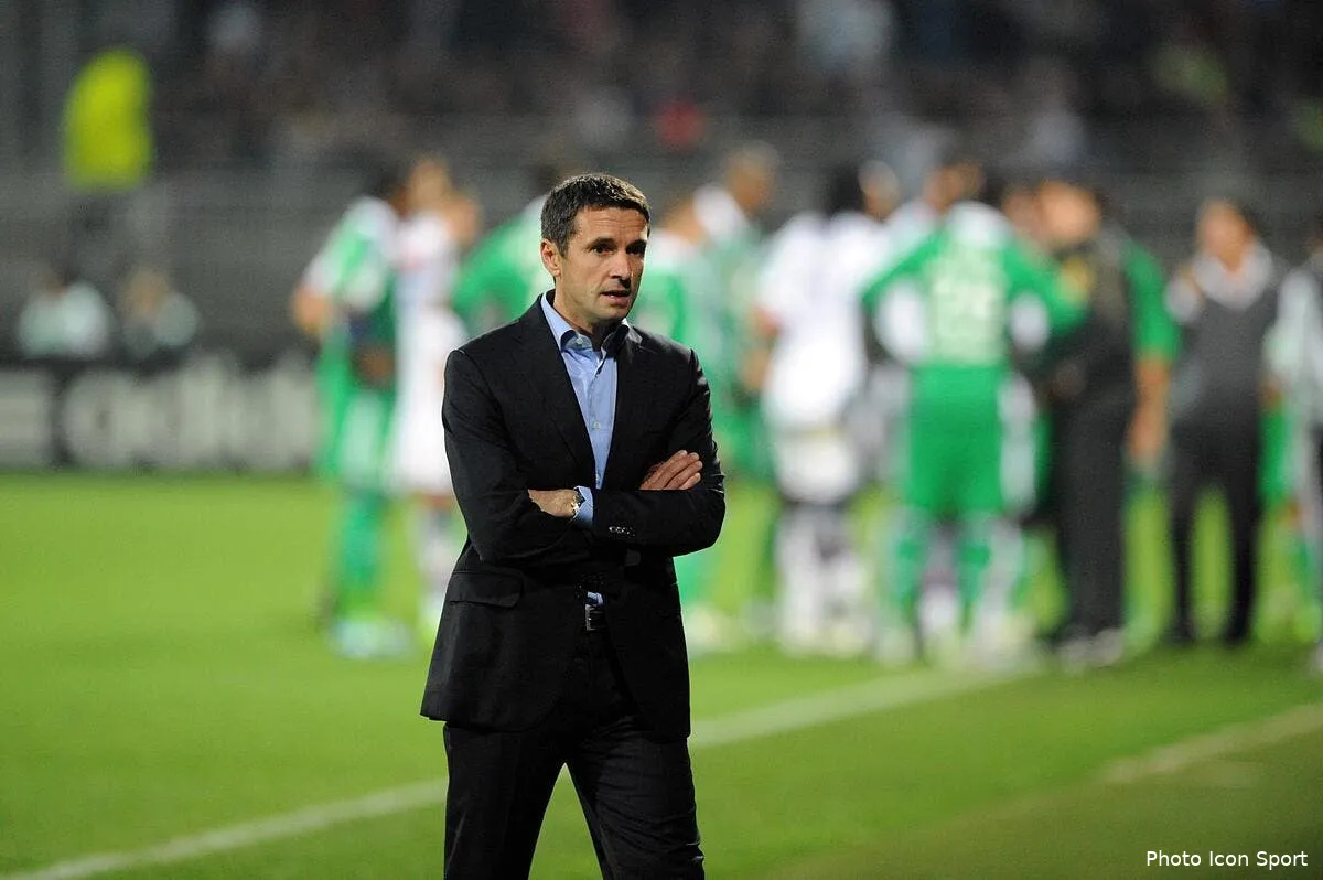 larque dit un grand bravo a l entraineur de l ol iconsport jpt 291011 41 5454045