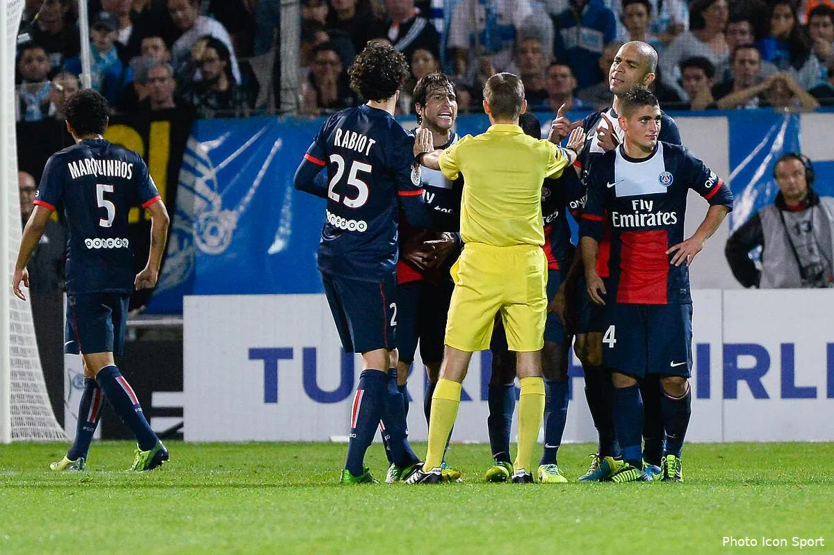 laurent blanc veut un arbitre zen pour om psg iconsport por 061013 88 35108133