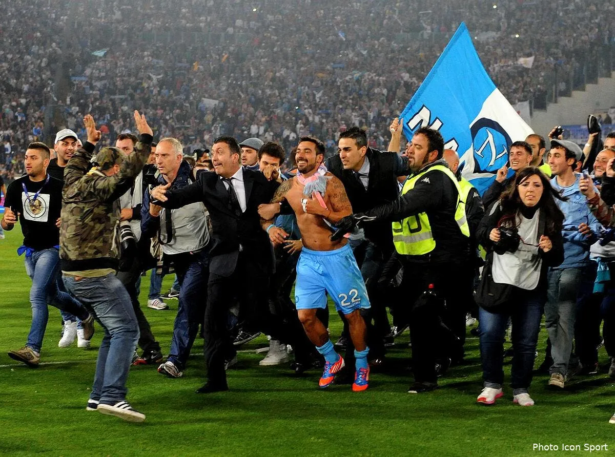 lavezzi connait la difference entre naples et paris iconsport ipp 200212 05 0636569