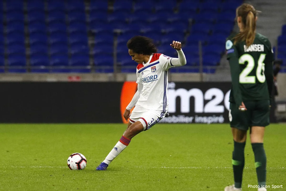 ldc fem l ol sort wolfsburg avec la maniere icon bia 200319 08 08248837