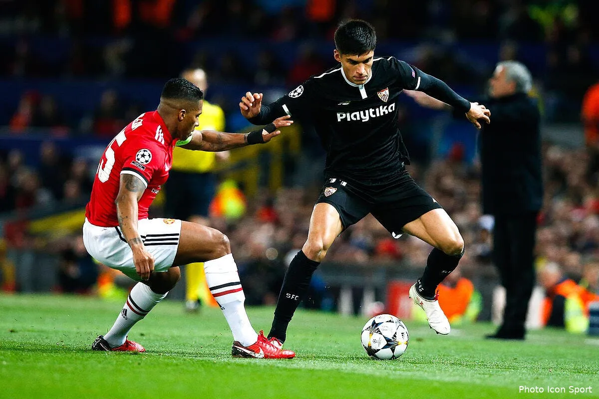 ldc manchester united fc seville 1 2 iconsport icon spi 130318 01 03212771