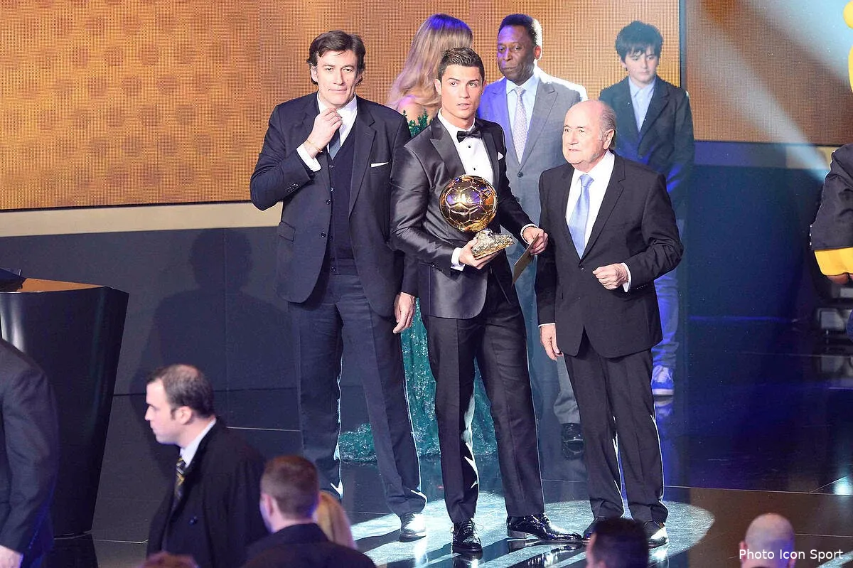 le ballon d or de cristiano ronaldo fausse par la fifa ballon d or74159