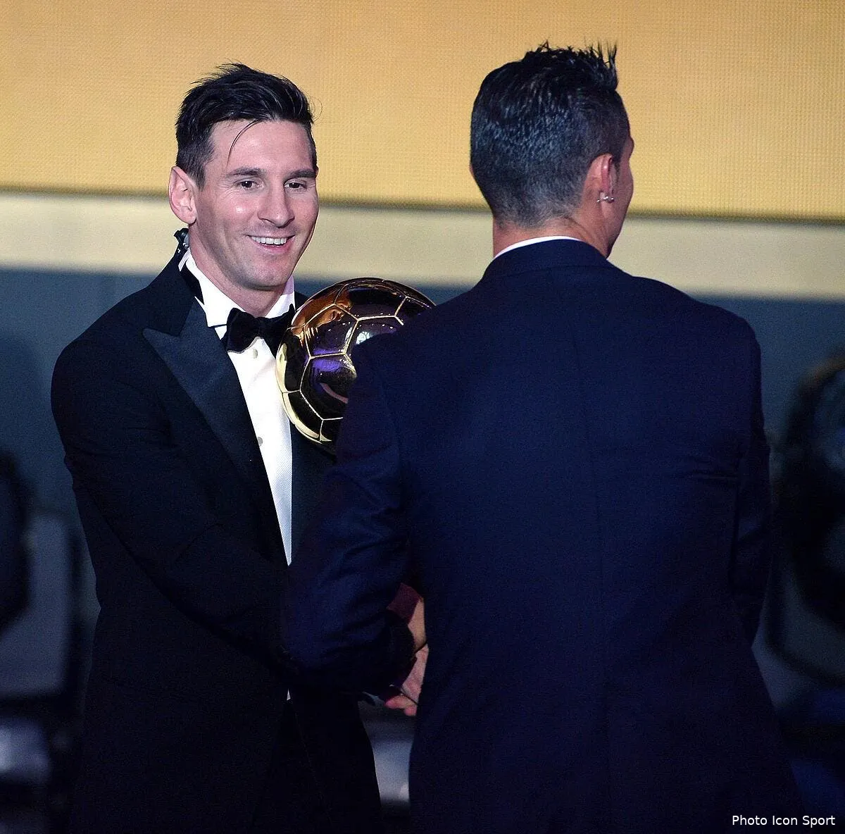 le ballon d or n est fait que pour messi et cristiano ronaldo resume pierre menes iconsport liv 110116 81 41130651