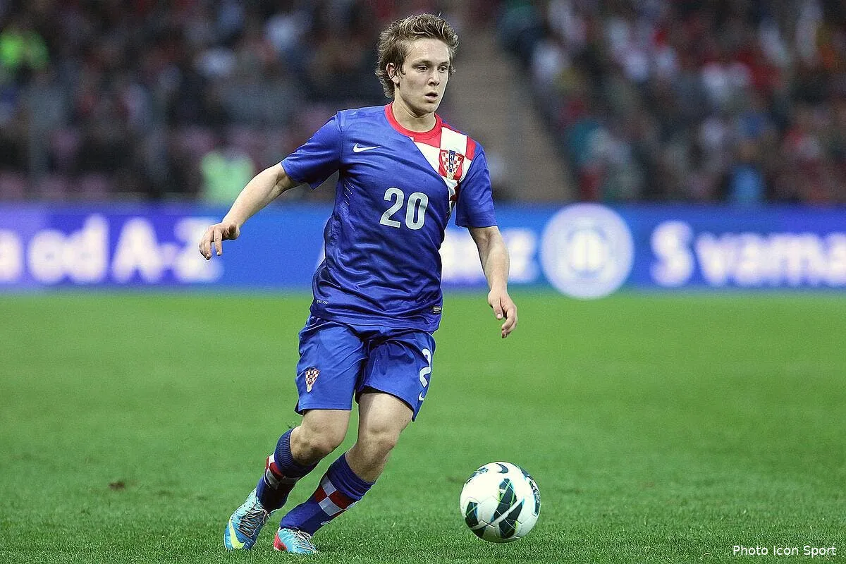 le barca officialise sa premiere recrue halilovic79463