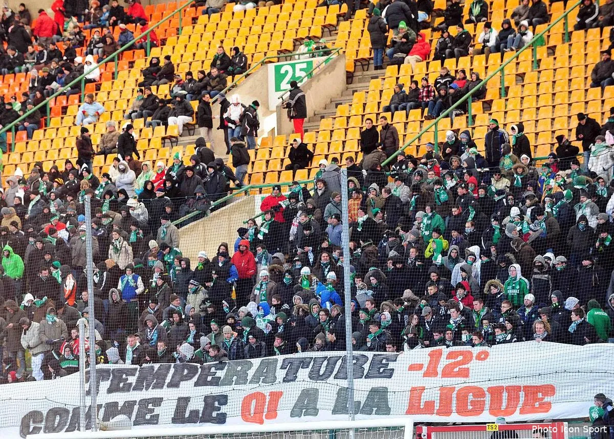 le beau geste des verts envers leurs supporters iconsport jpt 040212 01 0930859