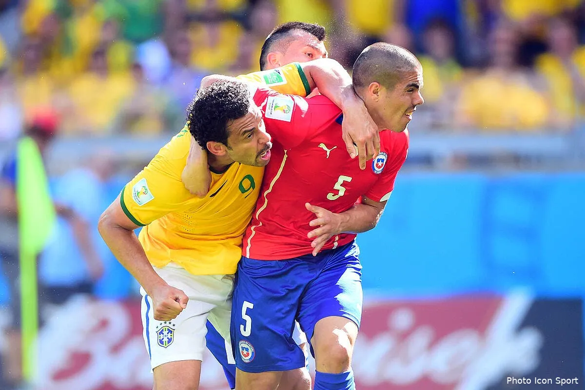 le bresil a reussi a trouver plus nul que fred denonce pierre menes iconsport ppg 280614 01 1086307